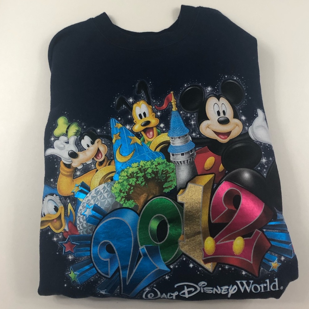 MOVING SALE!! 🌟 2012 DISNEY SWEATSHIRT